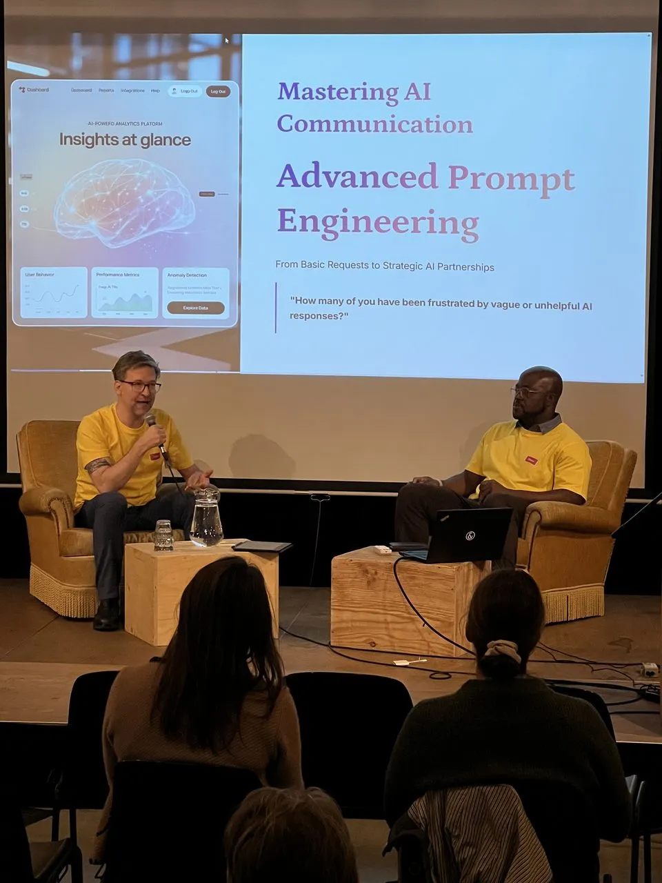 Gespräch auf der Bühne zu «Advanced Prompt Engineering»